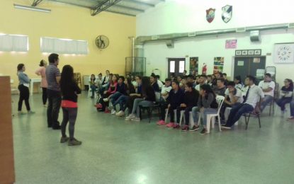 Charlas sobre violencia institucional y derechos humanos en colegios de Realicó