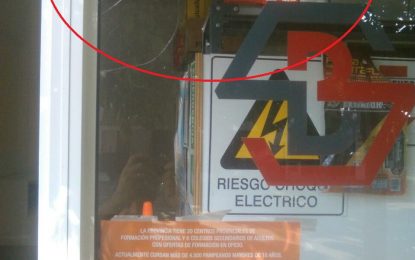 Rompen vidriera de comercio en Realicó