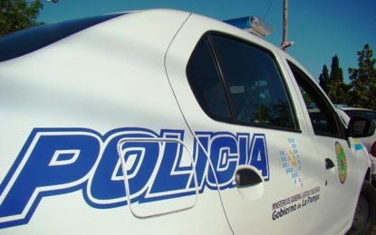 La Policía retuvo un vehículo que chocó un borde de tierra en cercanías del Polideportivo realiquense