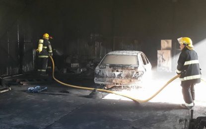 Las imágenes del incendio del galpón de un campo en Realicó