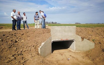 Funcionarios recorrieron obras realizadas para el escurrimiento del Río V