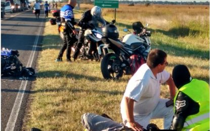 Un joven motociclista de Neuquén protagonizó un grave accidente en cercanías del Colegio Agropecuario