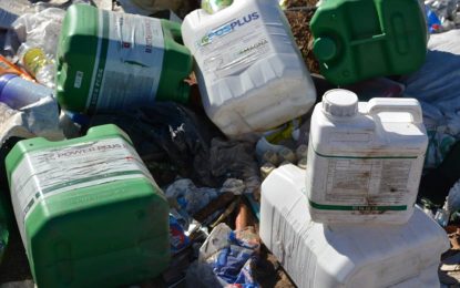 Investigan la procedencia de bidones de agroquímicos arrojados en el antiguo basurero público realiquense