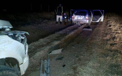 Cinematográfica persecución policial en Realicó: móvil policial terminó chocado y detienen a una persona que se daba la fuga y secuestran 1/2 kilo de cocaína