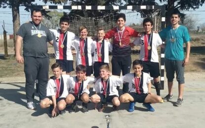A los «Evita»: El equipo de handball masculino sub14 de Sportivo Realicó se consagró campeón provincial