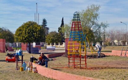 Reparan y pintan la plaza Bomberos de Realicó
