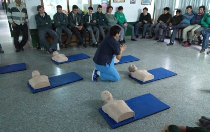 Alumnos Colegio Agropecuario recibieron formación en Reanimación Cardiopulmonar (RCP)