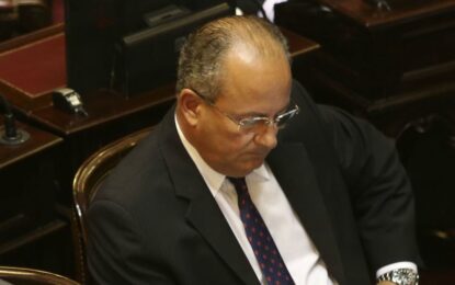 El senador Marino se presentó ante la justicia por la denuncia en su contra