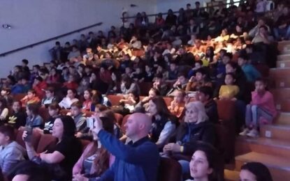 EN SU DIA, LOS NIÑOS RAPEARON EN REALICO ANTE UNA MULTITUD