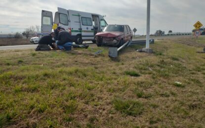 REALICO: AUTOMOVIL CHOCO CONTRA GUARDARRAIL EN CERCANIAS DEL CRUCE DE LA 188 Y 35