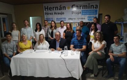 José Álvarez presentó su gabinete: confirmó que su esposa trabajará ad honorem, habló de Caldenia y de la herencia que recibe en la gestión