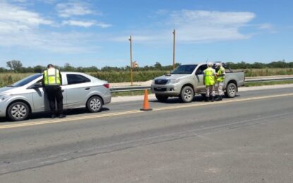 Viajaban de Chile a Buenos Aires: dos camioneros demorados en Realicó, uno de ellos con «sintomatología respiratoria»