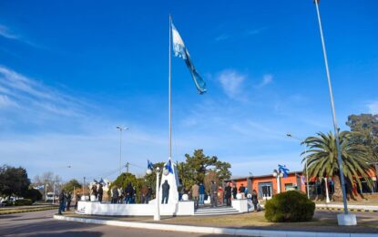 Mirálo completo – Realicó: Se realizó el acto por el día de la Bandera