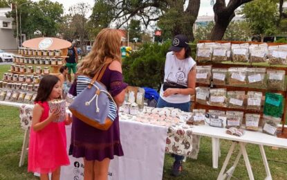 Nueva exitosa Feria de Emprendedores y Mercado Municipal en la Plaza de Realicó