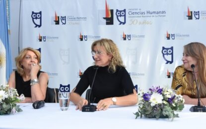 Reconocimiento a Beatriz Dillon con la Mención de Honor al Valor Científico