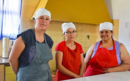 Realicó: las manos que preparan las más ricas comidas para los más de 450 niños y niñas de la Colonia de Vacaciones