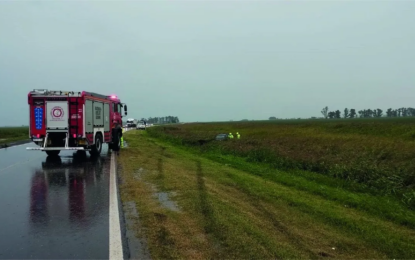 Sur de Córdoba: dos vehículos despistaron y volcaron en ruta 35