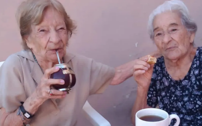 Sur de Córdoba: son mellizas, cumplieron 99 años y su familia organizó una gran fiesta
