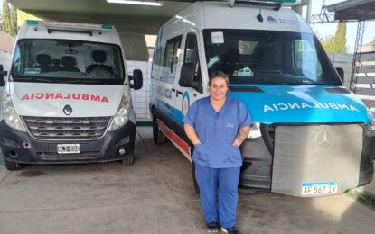 Barrió calles, fue mecánica, y ahora es la primera pampeana chofer de ambulancia