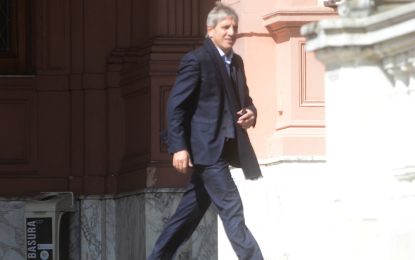 Por el ajuste del gasto a las provincias y los subsidios, hubo superávit fiscal en agosto