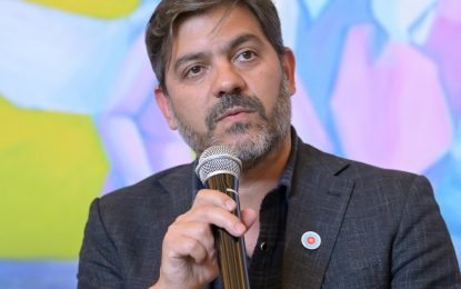 Carlos Bianco respondió con una ironía la chicana de Diego Santilli: «Por ahí no me puede contestar porque está buscando oficina»