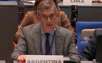 El gobierno de Milei exigió en La Haya que se activen las órdenes de captura contra Maduro y el chavismo lo acusó de “falso defensor de los derechos humanos”