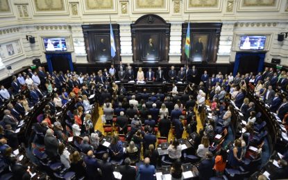 Ya nadie confía en Kicillof: la Legislatura exige primero votar otra ley antes de aprobarle la deuda