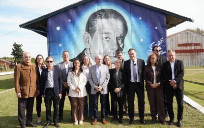 El regreso del «médico rural»: Emotivo homenaje a Favaloro en Jacinto Arauz