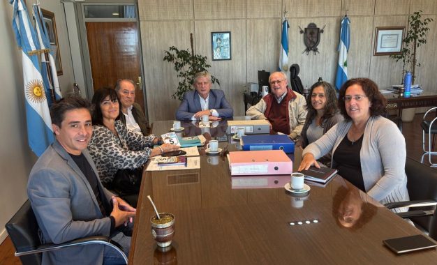 Ziliotto recibió a la agrupación «Autovía Ruta 5» y denunció la creación de un peaje sin obras en La Pampa