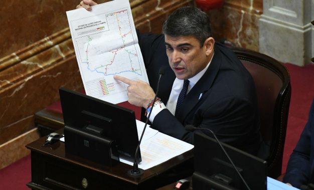 Bensusán denunció el «abandono» de las rutas nacionales y apuntó contra Milei y Caputo