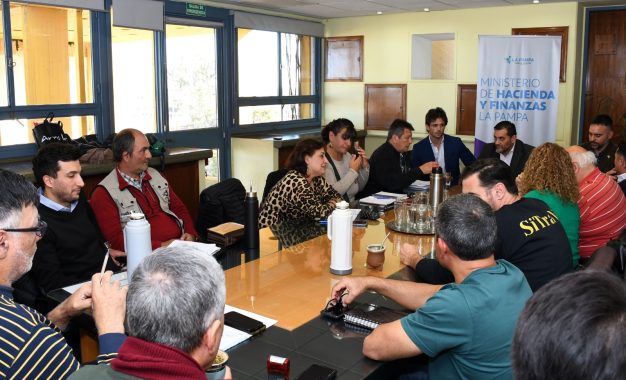 Paritaria estatal en La Pampa: El Gobierno otorgará un aumento del 4% en mayo y el salario familiar tipo llegará a $1.600.000