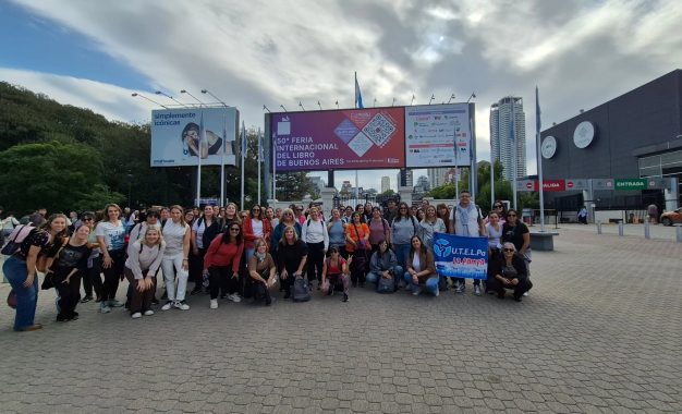 UTELPa en la Feria del Libro: Más de 100 docentes pampeanos en una jornada de formación clave