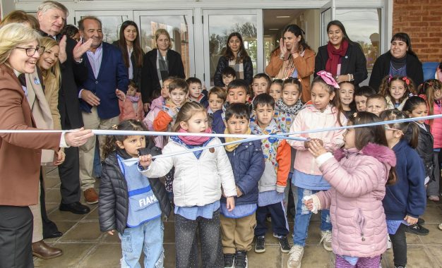 Ziliotto inauguró el nuevo Jardín de Infantes en Bernardo Larroudé y anunció diez viviendas