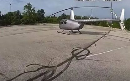 Un jubilado fue a hacer las compras en helicóptero para evitar el tráfico