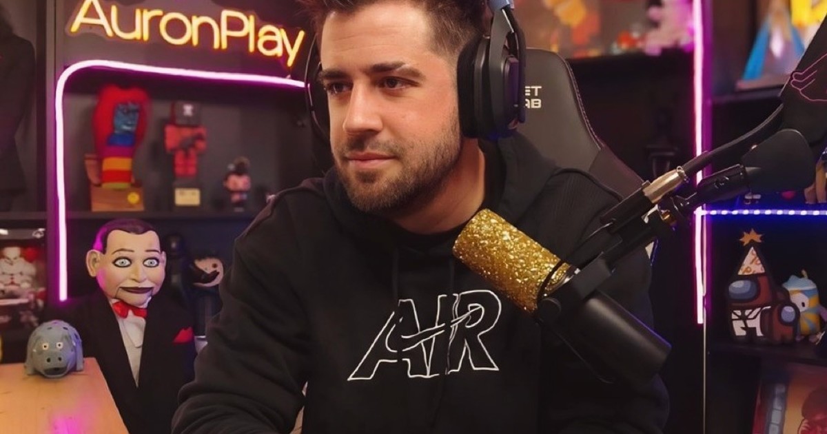 auronplay,-youtuber,-37-anos:-«recuerdo-que-cuando-era-pequeno-acompanaba-a-mi-mama-al-trabajo.-iba-a-limpiar-escaleras-los-fines-de-semana-y-me-daba-una-fregona-para-que-yo-la-ayudara»