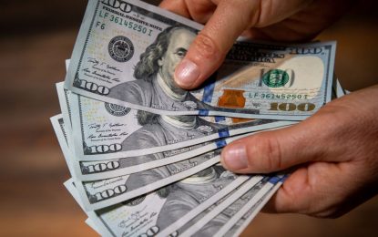Vuelven los créditos en dólares para empresas después de 25 años: Qué dicen los bancos sobre los cambios que anunció el Gobierno