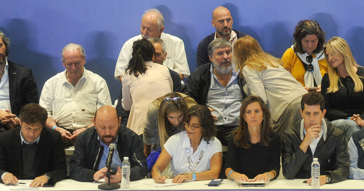 desde-plantar-candidatos-a-ir-a-la-corte-contra-una-re-reeleccion:-el-peronismo-sube-la-presion-a-los-gobernadores-por-las-paso