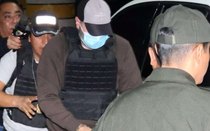 Fernando Cerimedo llegó con chaleco antibalas a la audiencia y la justicia de Bolivia define si ordena su prisión preventiva por intentar asesinar a su pareja