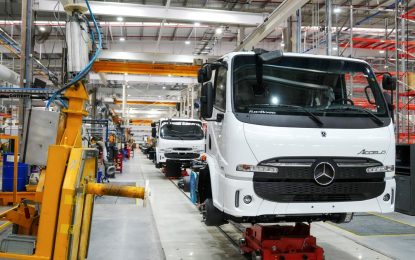 Según la UIA, la industria cayó en julio pero se mantiene 1,5% por encima del 2025