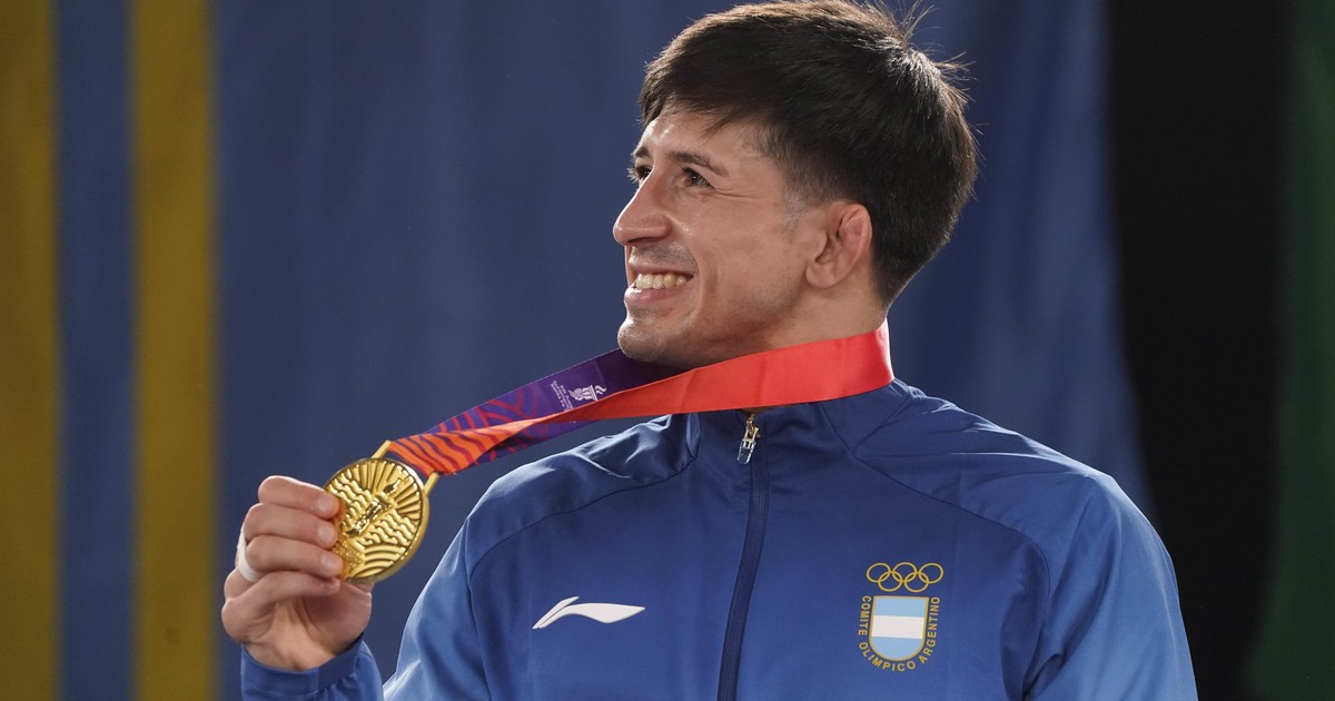 la-increible-doble-vida-del-argentino-que-gano-el-oro-en-lucha-en-los-suramericanos:-«en-europa-y-asia-soy-una-estrella,-pero-aca-vendo-pantalones»