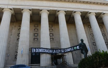 Los docentes universitarios realizan un paro de 72 horas por el cumplimiento de la Ley de Financiamiento Universitario