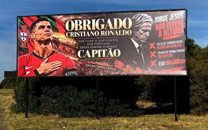 El escándalo entre Cristiano Ronaldo y Jorge Jesús llegó a las calles: Lisboa amaneció con carteles con duras críticas al DT de Portugal