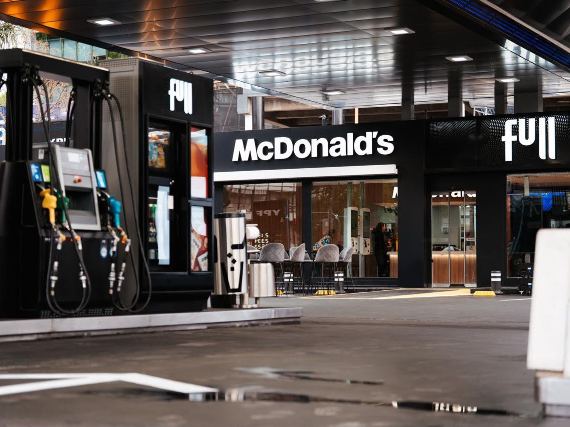 YPF incorporó una sucursal de McDonald's a la estación de servicio de avenida del Libertador en Vicente López