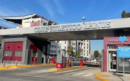 Salió del coma el nene de 12 años al que se le cayó un arco en el club Lanús, pero sigue grave: «Bautista tiene miedo»