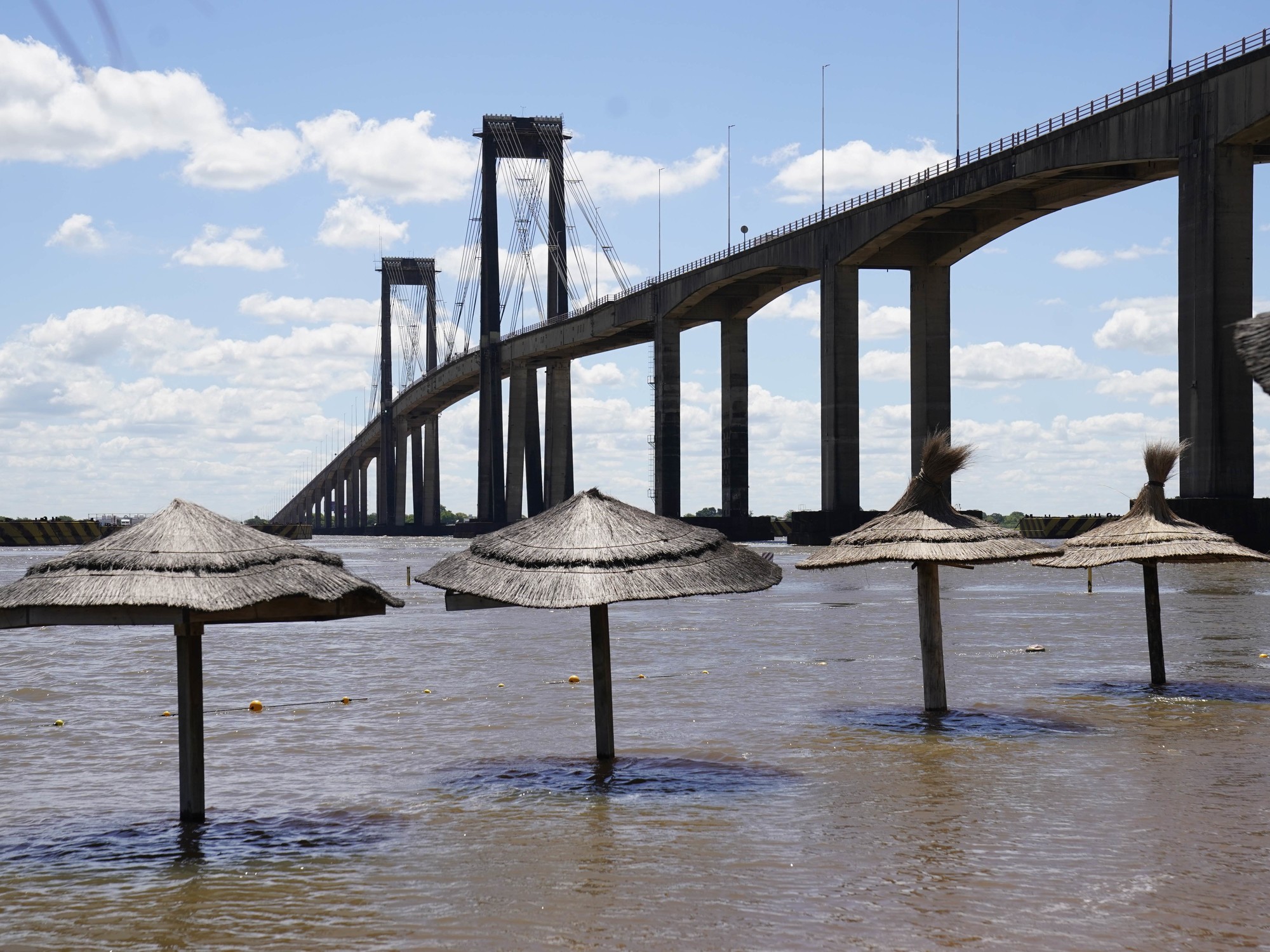 Corrientes, acechada por la crecida del río Paraná