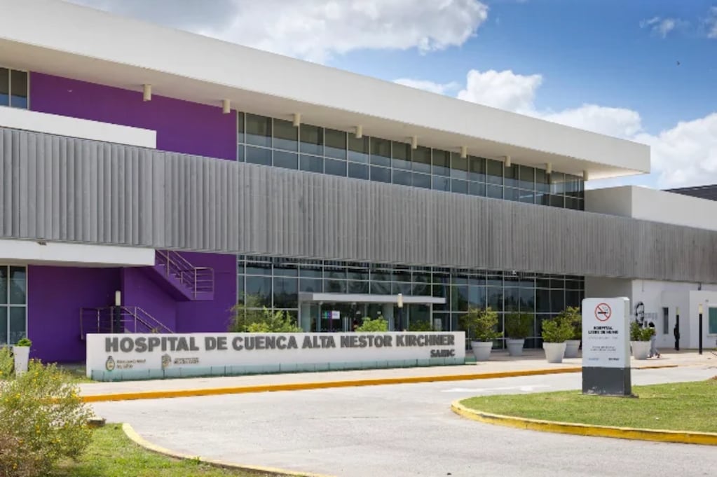 La mujer fue trasladada por el dueño de los perros al hospital, donde permanece internada