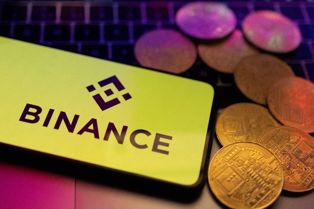 Ilustración alusiva al ciberataque que llevó a Binance a suspender temporalmente los retiros.